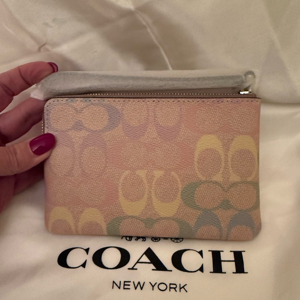 🌈Coach NWT Corner Zip Wristlet In Rainbow Signature Canvas and Silver  Hardware - Picture 5 of 7